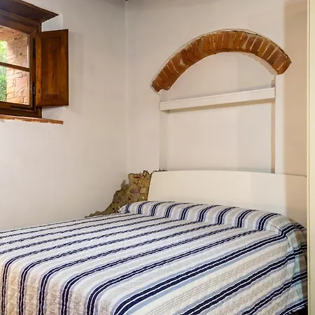 Il Chiostro, Free Parking, Swimming Pool, Tennis Court Montefollonico